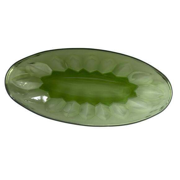 Vintage Green Pressed Glass Oval Serving or Candy Dish, Mid Century Avocado - Picture 9 of 16